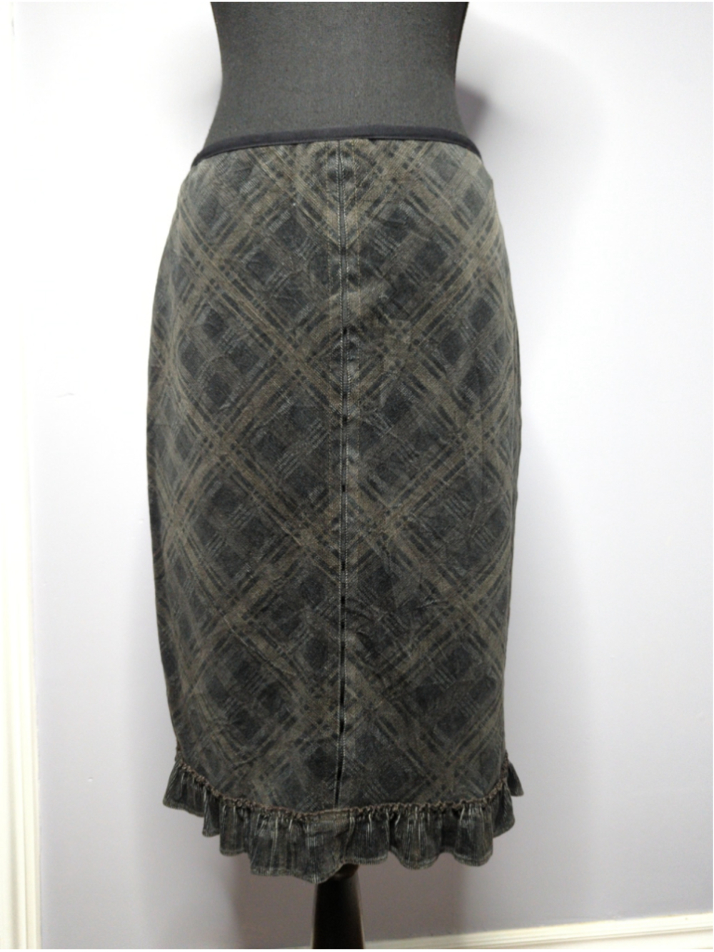 Free People Corduroy Pencil Skirt Plaid Ruffle Hem Size 8 Black Gray